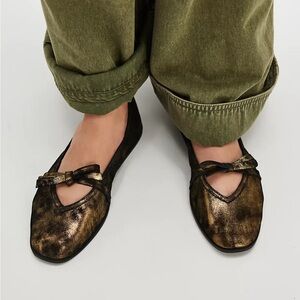 Free People Mania Bow Flats Broze Age Metallic Size 7 NWOT